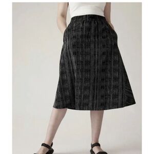 Athleta black and white lightweight Arrival skirt